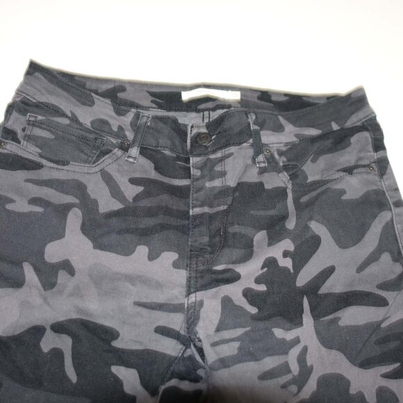 Levi's Women's 711 Skinny Jeans Size 29 Black Gray Camouflage Mid Rise Camo - Picture 2 of 5
